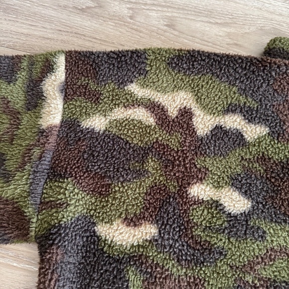7th Ray Camo Fleece Pullover – Size Medium - Picture 6 of 6